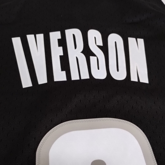 Large Mens Mitchell & Ness Allen Iverson Georgetown Hoyas 1995-96 Jersey - Picture 7 of 8